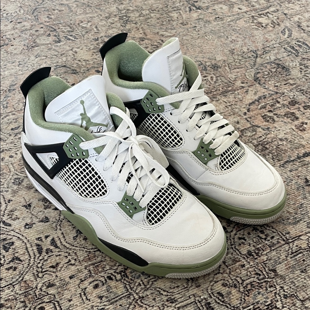 Nike Women’s White Black Light Green Retro Sneakers - Picture 2 of 12